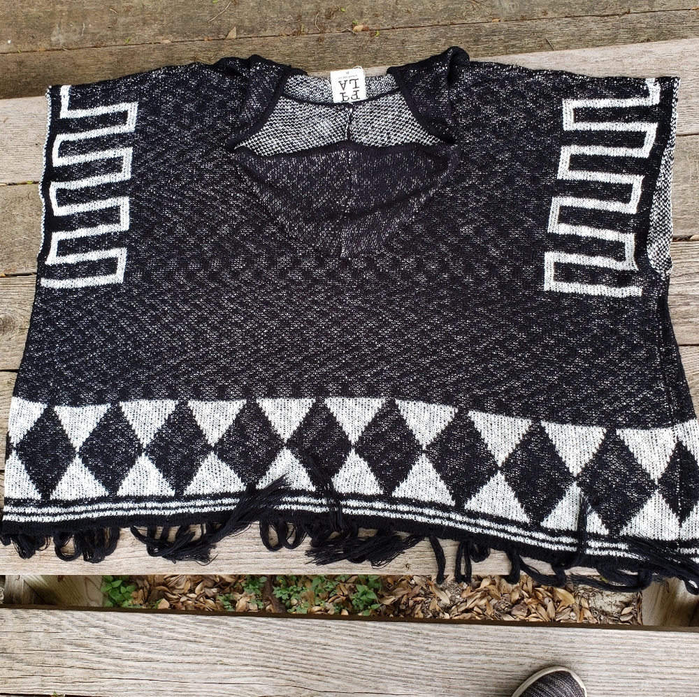 PPLA Clothing Poncho - Picture 3 of 4